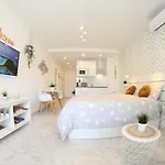 - New Central Studio Plata With Balcony דירה *