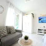 - New Central Studio Plata With Balcony * טורמולינוס
