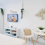 - New Central Studio Plata With Balcony דירה *