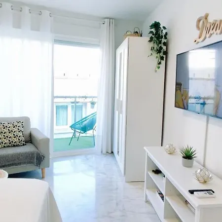 - New Central Studio Plata With Balcony * Торремолинос