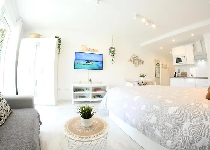 - New Central Studio Plata With Balcony Torremolinos