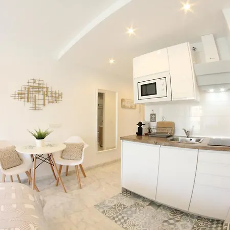 - New Central Studio Plata With Balcony Lägenhet Torremolinos