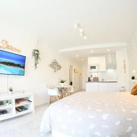 - New Central Studio Plata With Balcony Lägenhet *