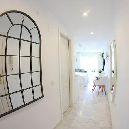 Apartament - New Central Studio Plata With Balcony Torremolinos