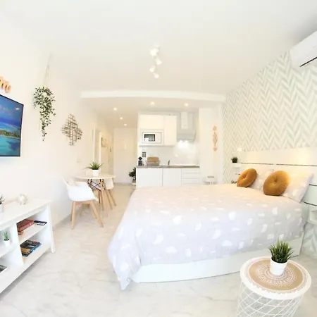 - New Central Studio Plata With Balcony Torremolinos