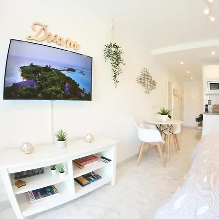 - New Central Studio Plata With Balcony Torremolinos